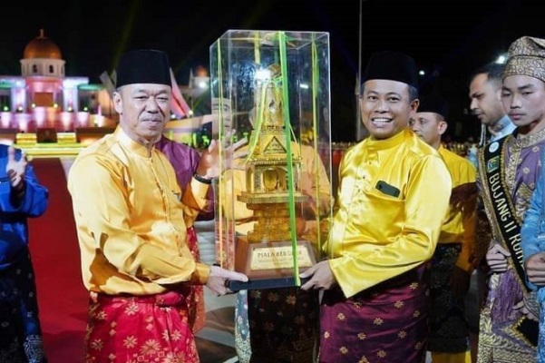 Ditutup Wagubri, Rokan Hilir Juara Umum MTQ Provinsi Riau Ke-40